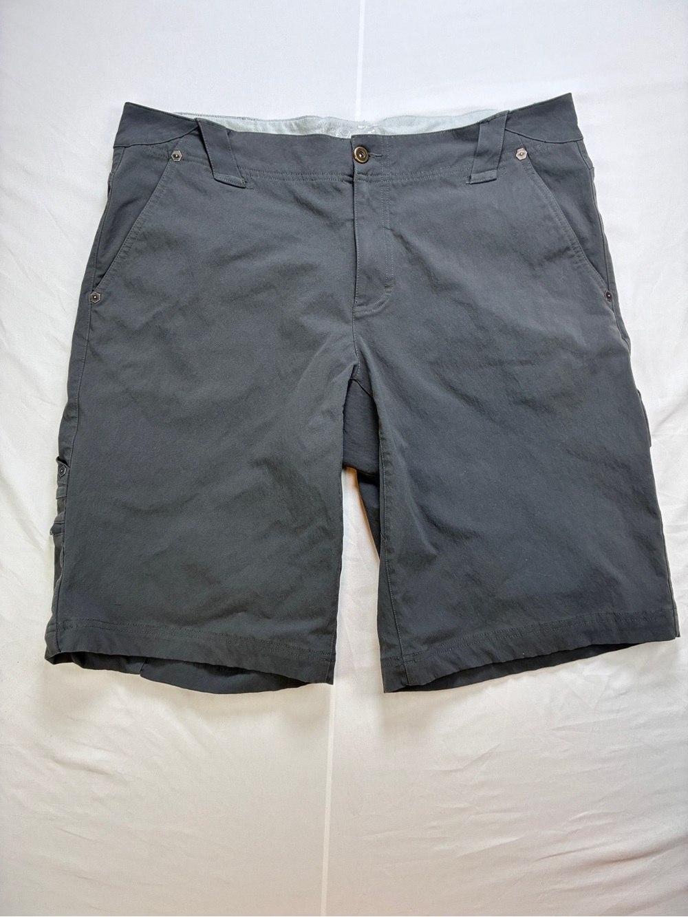 Mountain Hardwear Men's Dark Gray Flat Front Shorts